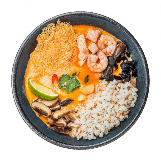 Суп Том ям чіз з лососем та креветкою