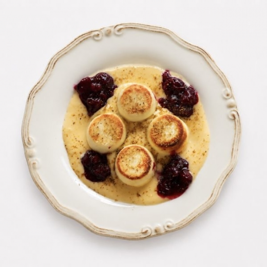 Cheese pancakes with cherry coulis