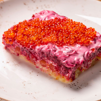 Fur coat with salmon and red caviar 1kg